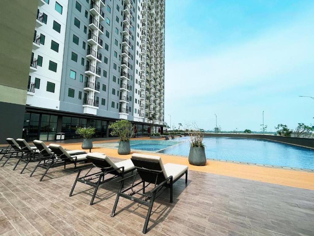 Osaka Riverview Apartment Tangerang Bagian luar foto